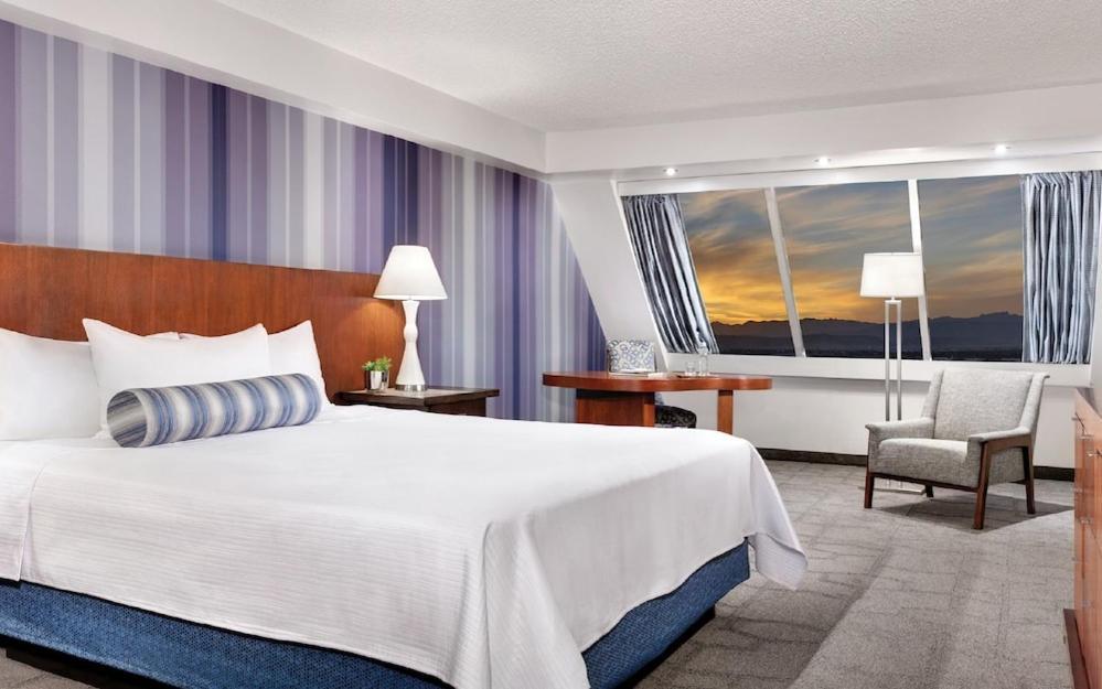 Luxor Hotel & Casino By Suiteness Las Vegas Esterno foto
